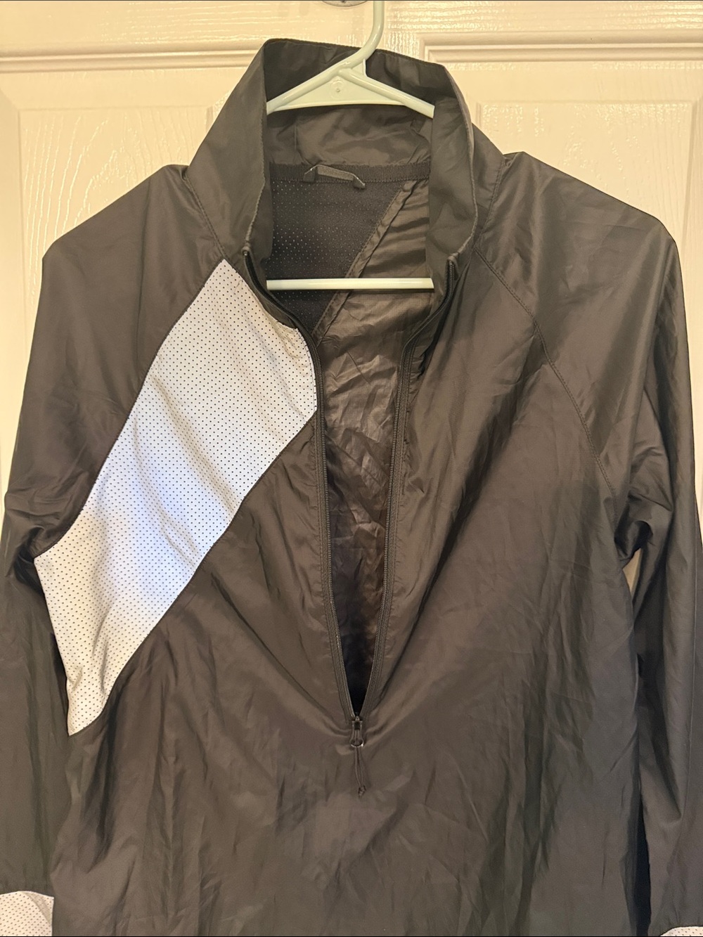oiselle Reflective Vim Half Zip Pullover Jacket - Picture 3 of 4